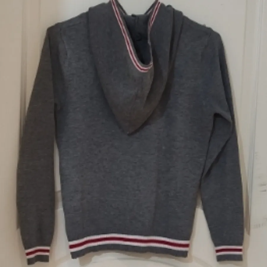 سوییشرت بافتنی در حد نو