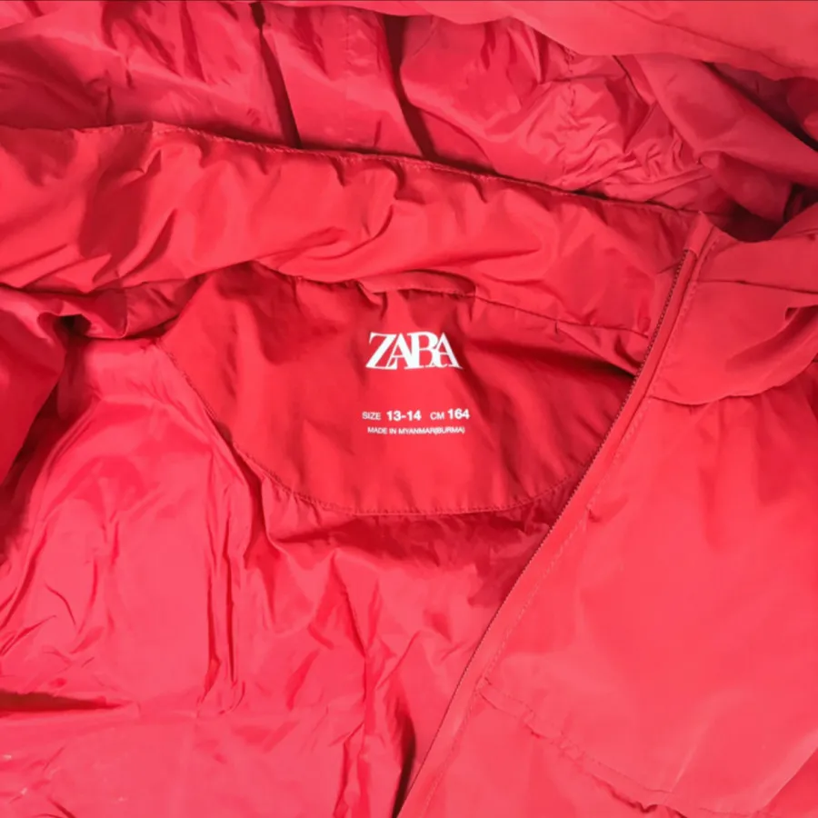 کاپشن قرمز زارا