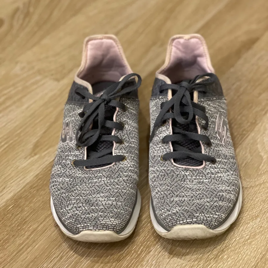 کتونی اسکچرز