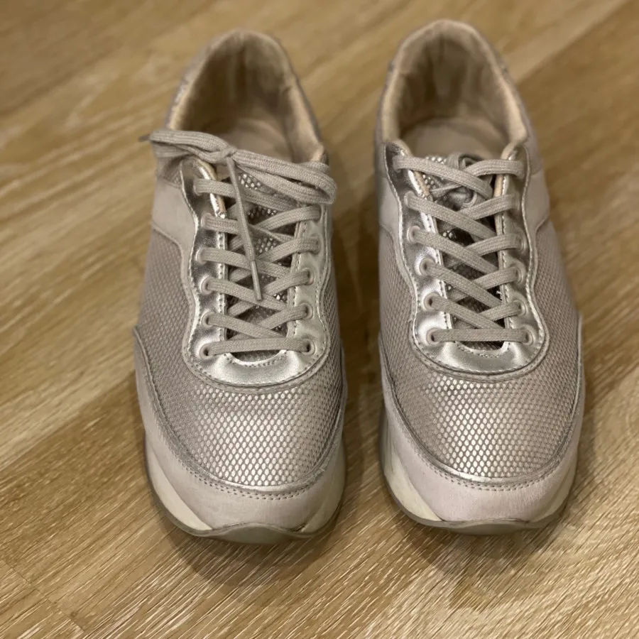 کتونی برشکا