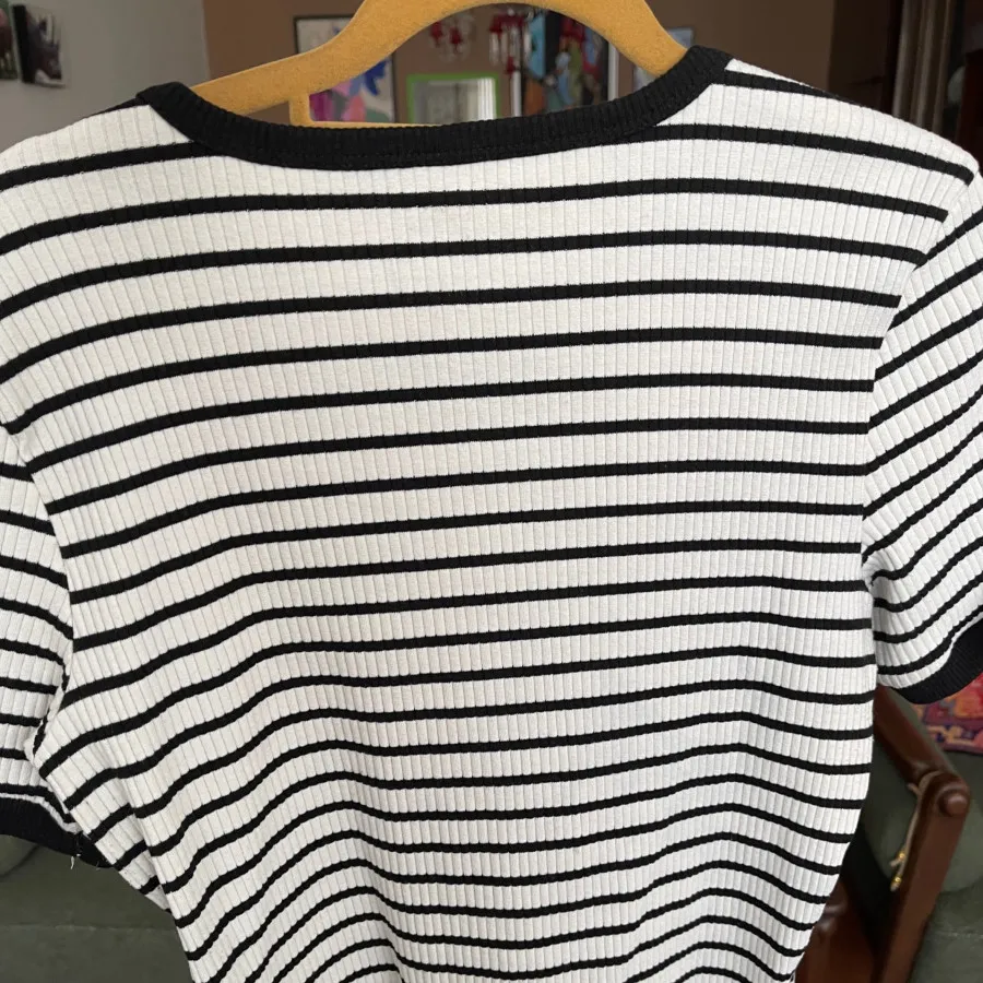 تی‌شرت زنانه