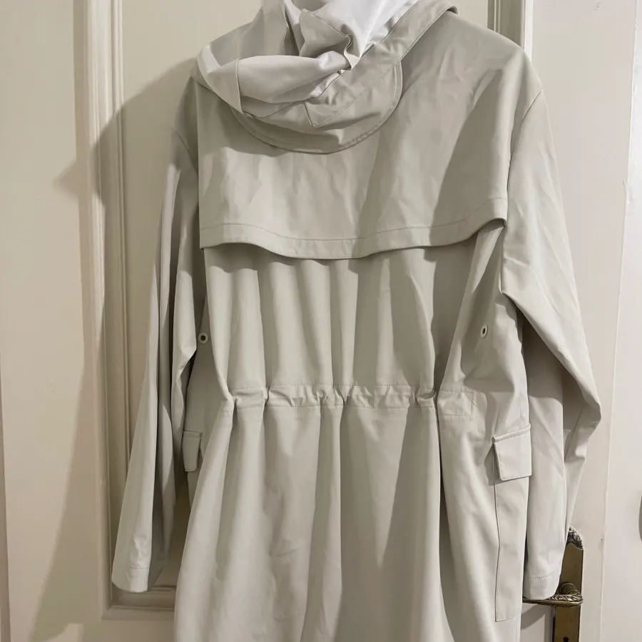 بارونی کرم MNG//منگو