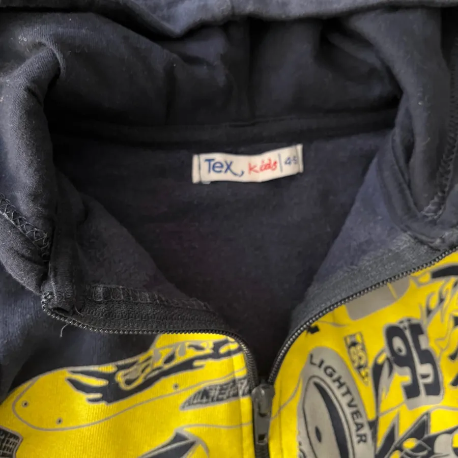 سوییشرت بیگانه