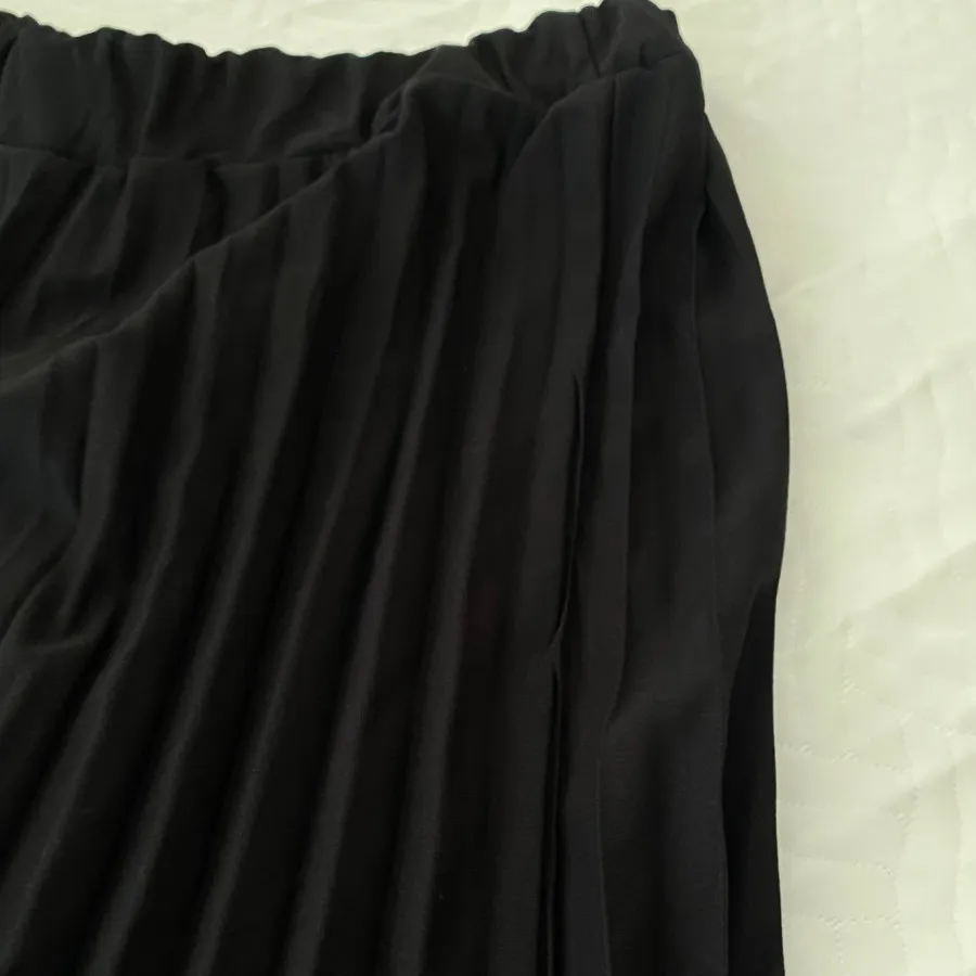 دامن پلیسه مشکی