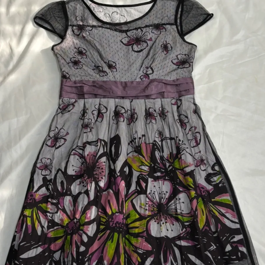 پیراهن عروسکی