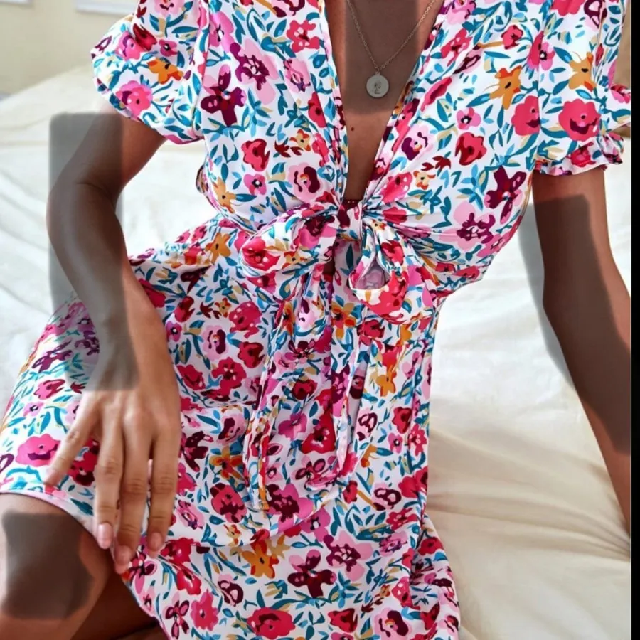 پیراهن گلدار جلوگره