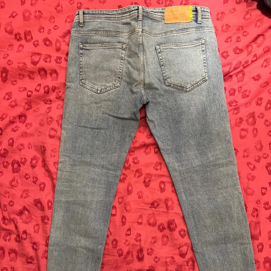 شلوار h&m و شلوار جین اسک