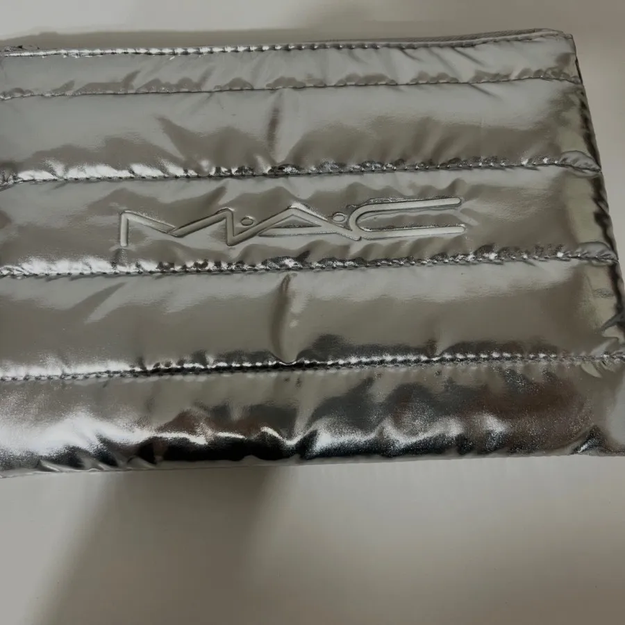 کیف آرایشی واکسسوری مک