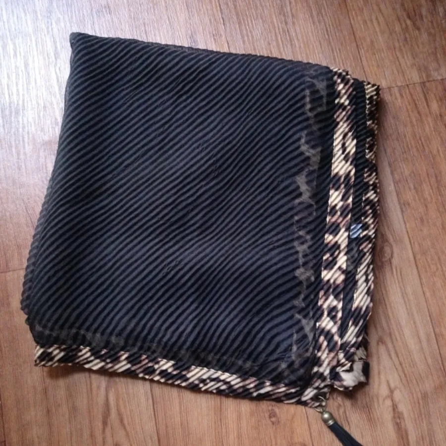 روسری ژرژت پلیسه