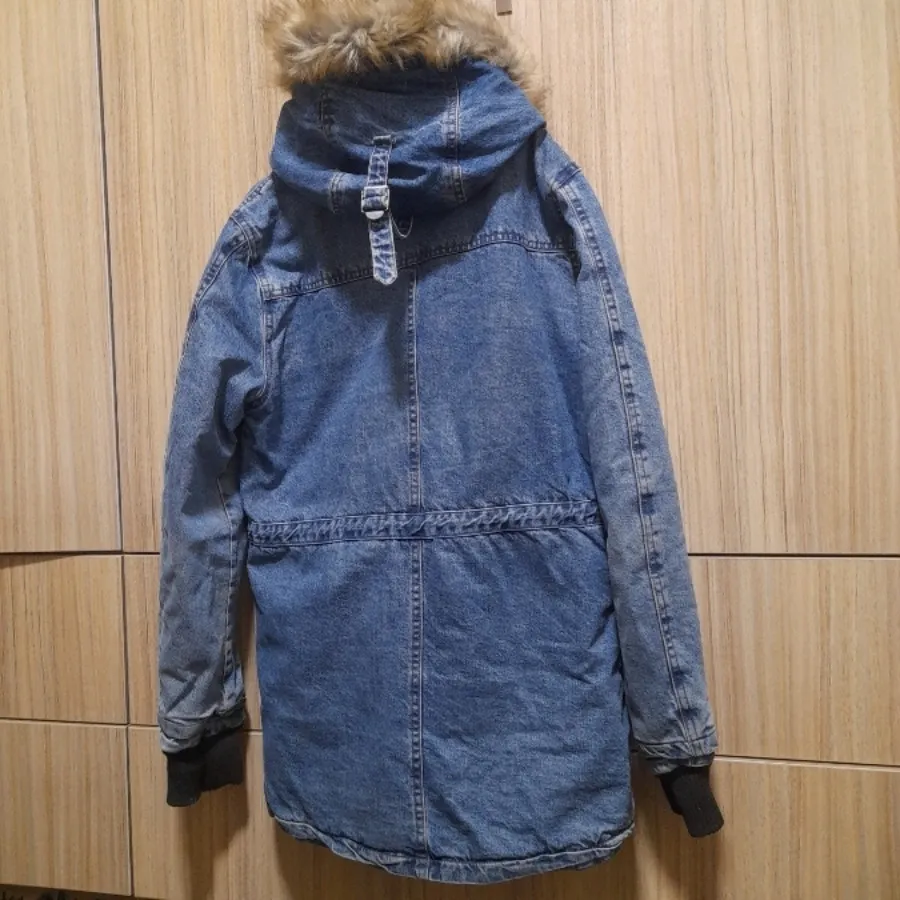 کاپشن جین لوسیفر