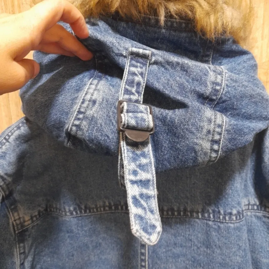 کاپشن جین لوسیفر