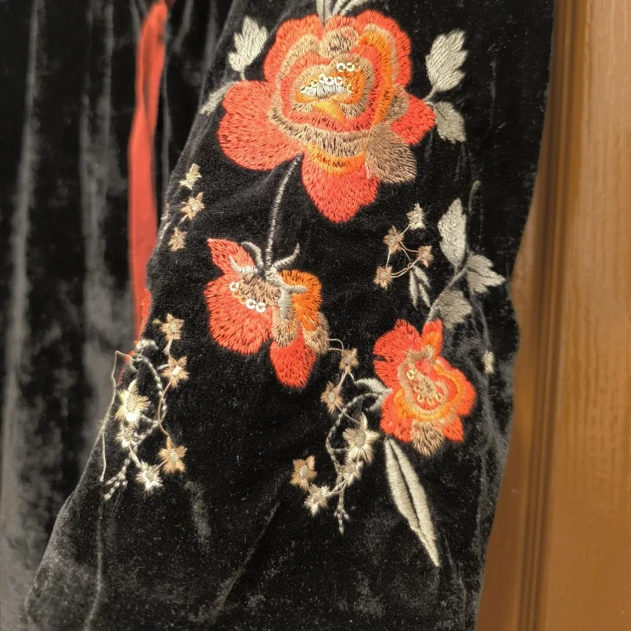 مانتو مخمل کار شده