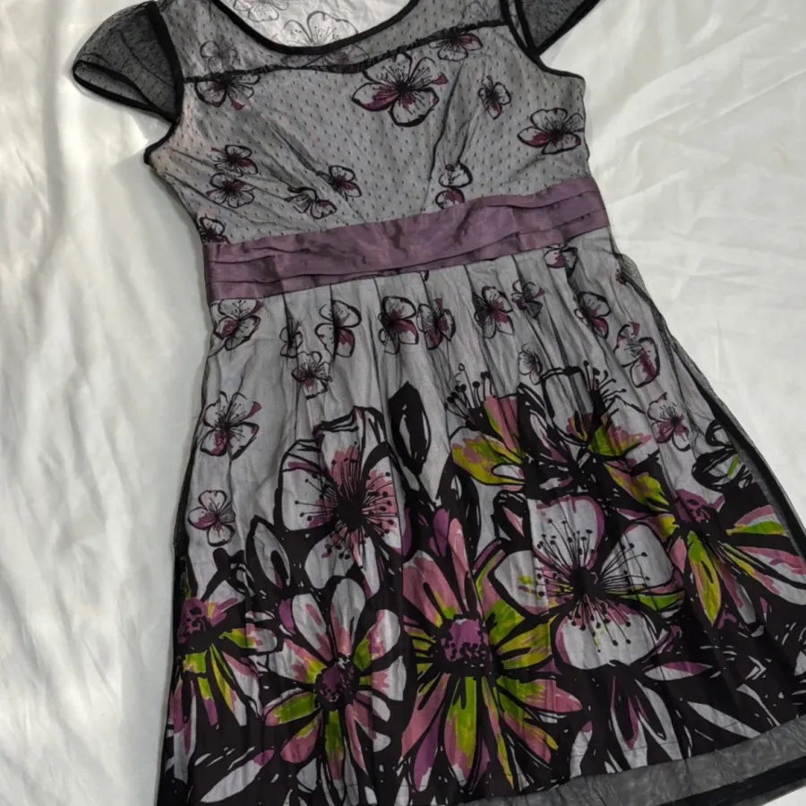 پیراهن عروسکی