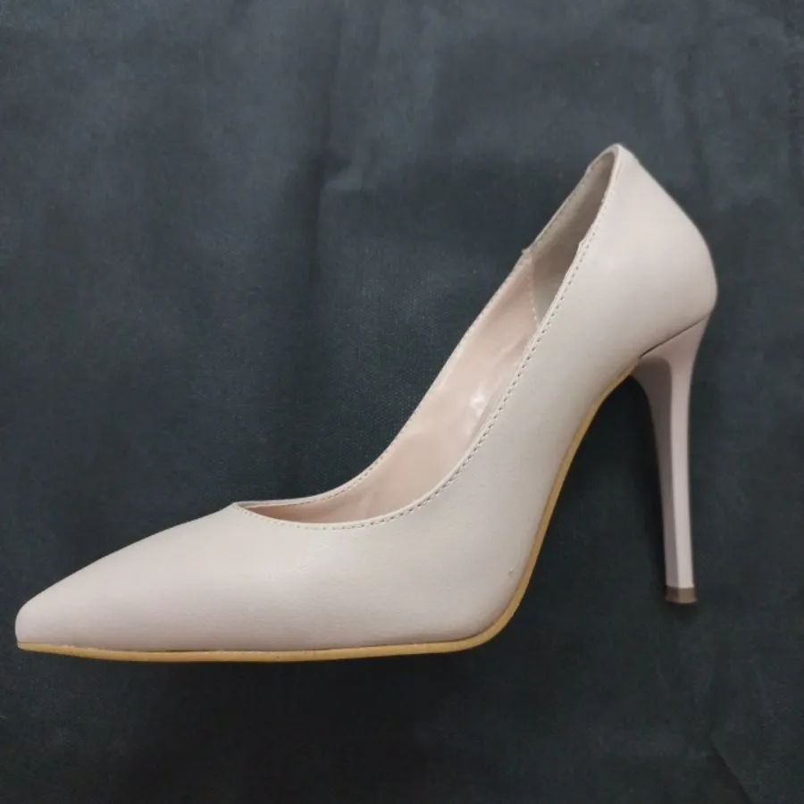 کفش مجلسی کرم