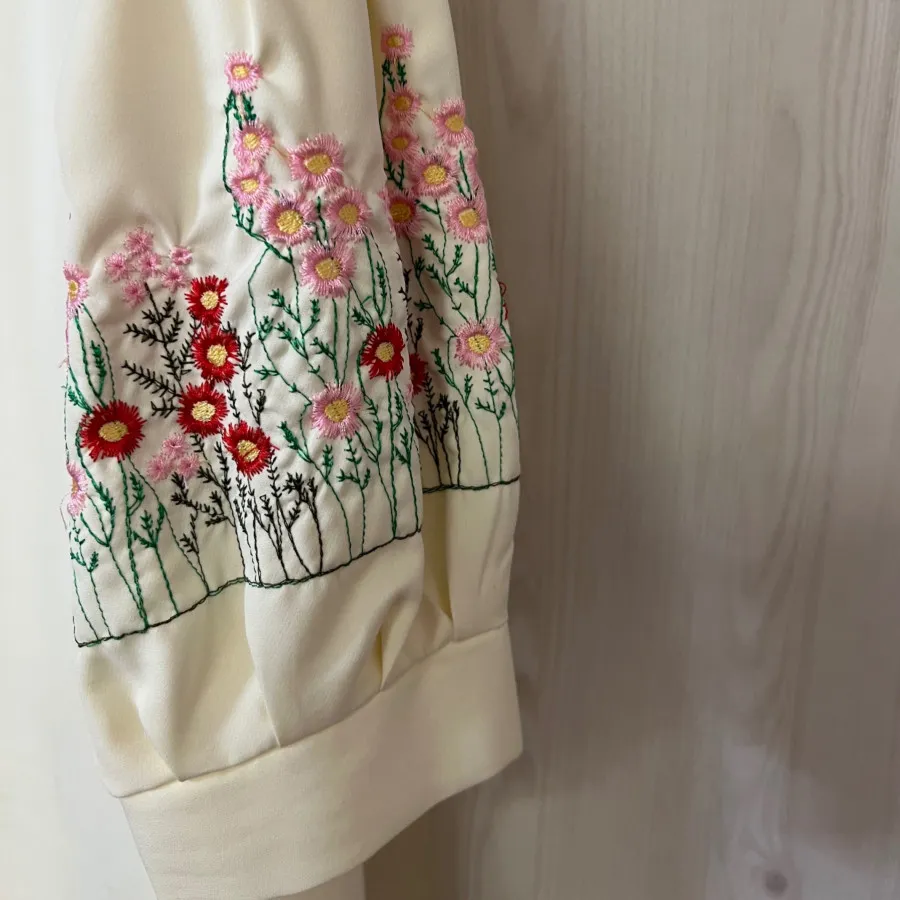 مانتو گلدوزی