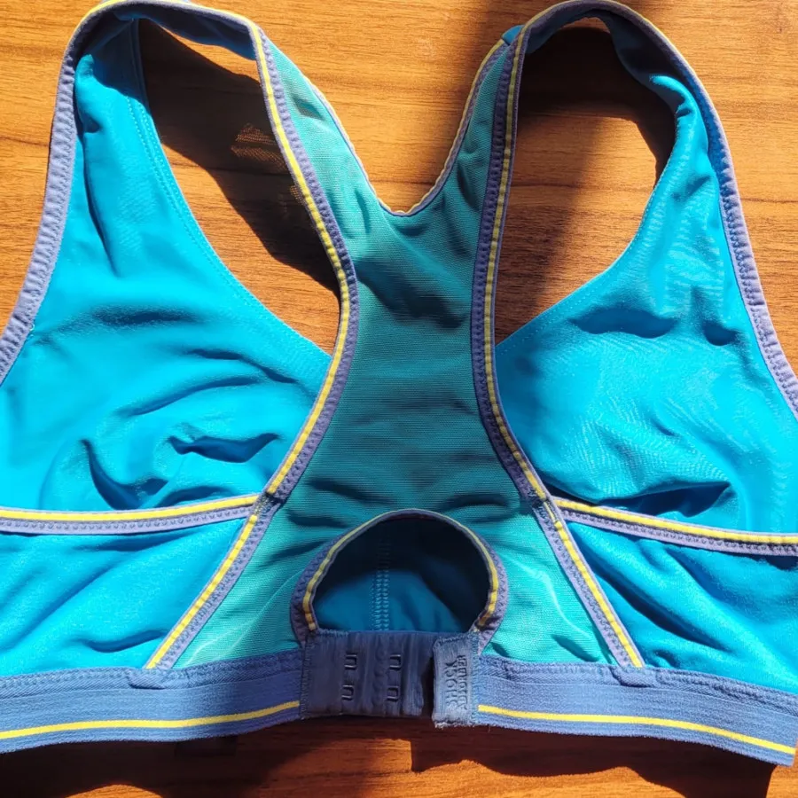 نیمتنه ورزشی استوک