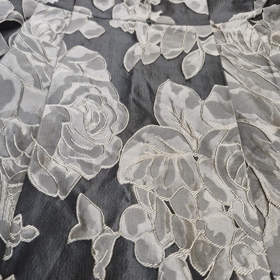 لباس عروسکی