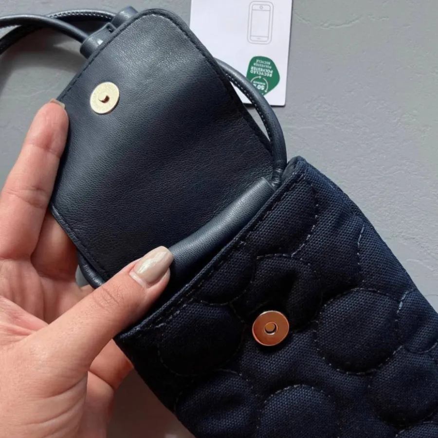 کیف گوشی گلدوزی سرمه ای