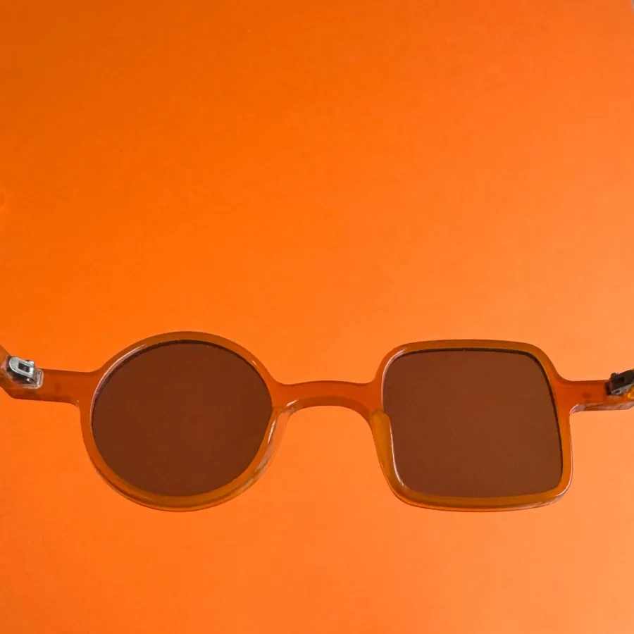 عینک آفتابی نارنجی