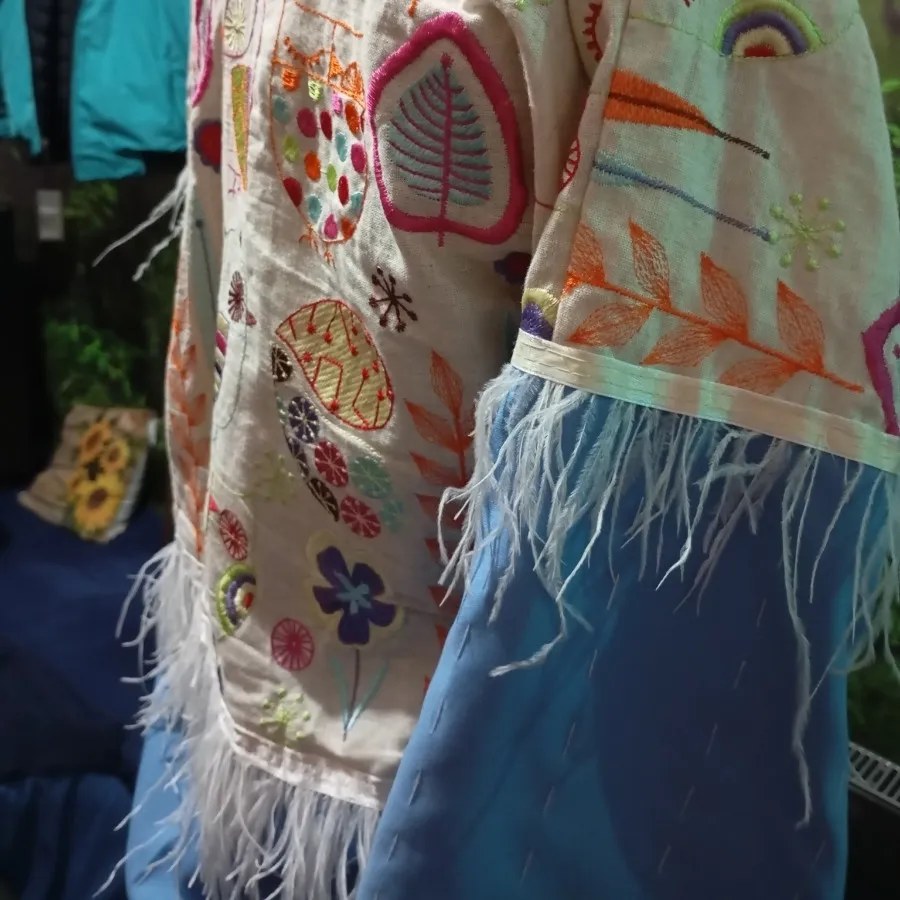 مانتو گلدوزی