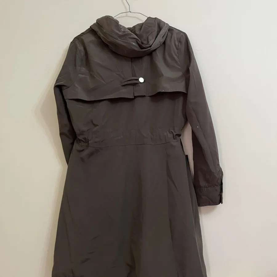 بارونی و پالتو خاکی نسکاف