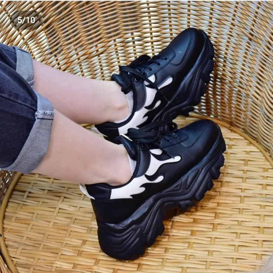 کفش کتانی لژبلندآتشی