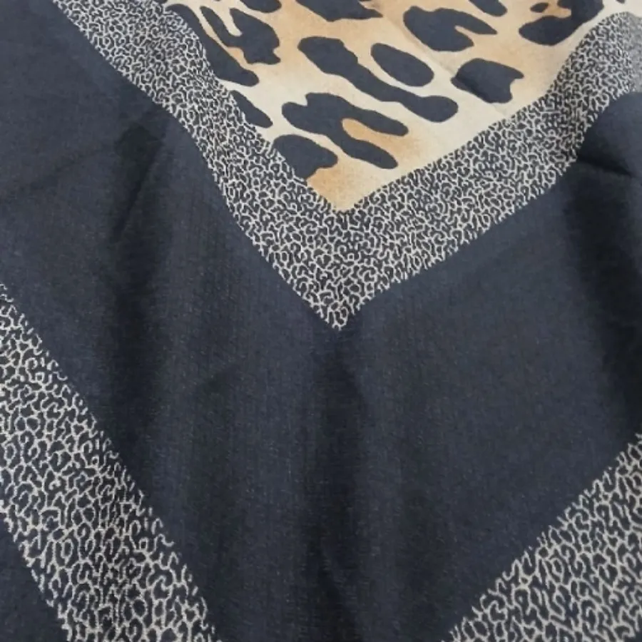 روسری سیااسکارف