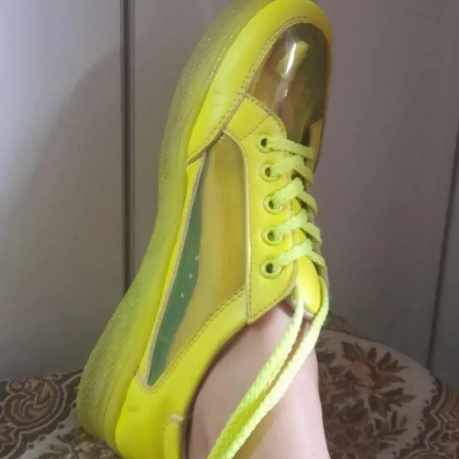 کتونی برشکا