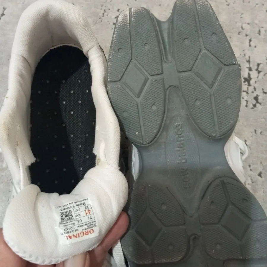 کفش اسپورت سفید