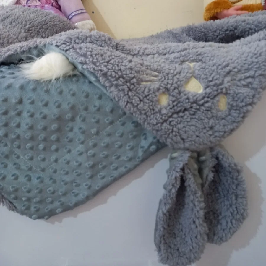 پتو دور پیج نوزادی