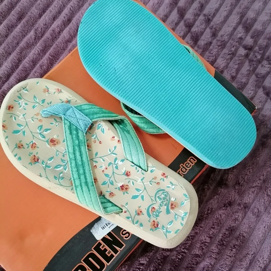 دمپایی ابری