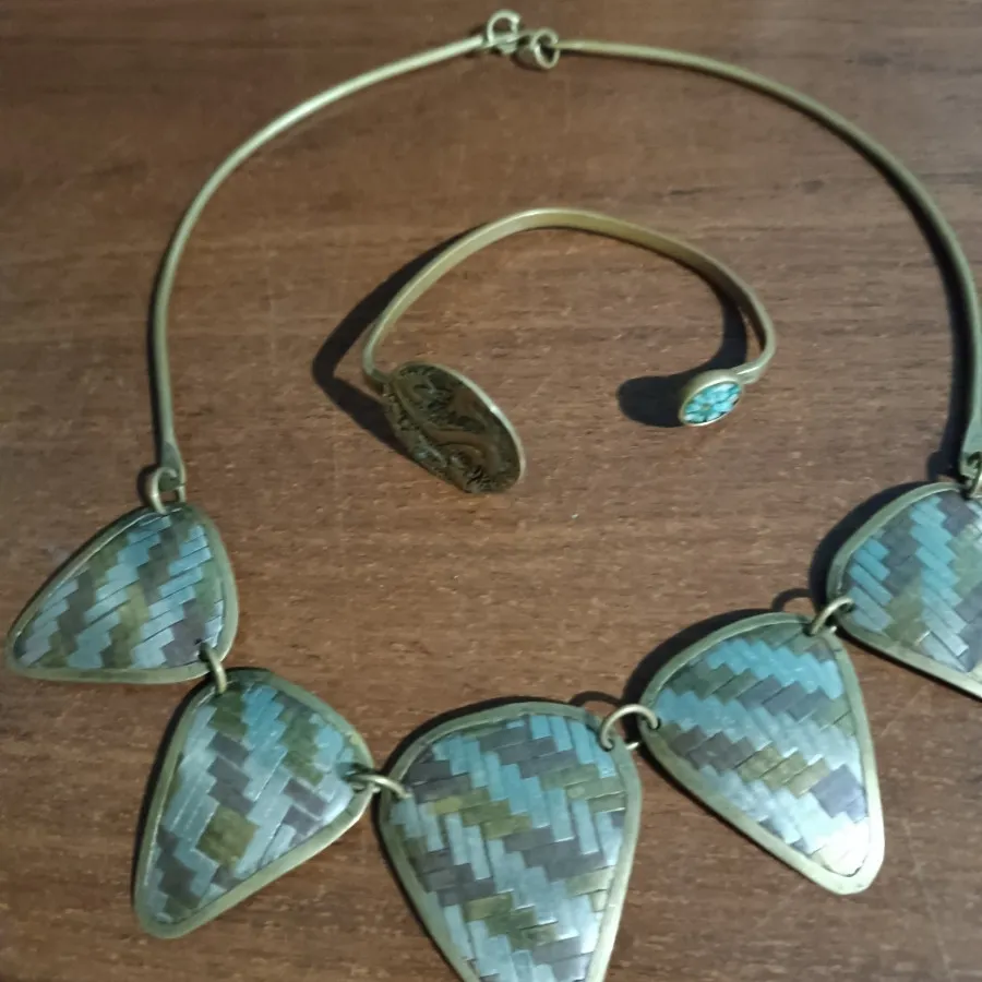 گردنبند و بنگل برنج