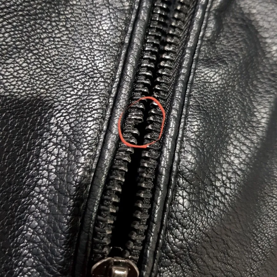 کاپشن چرم مشکی پایبزه