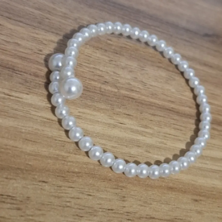 گردنبند و دستبند