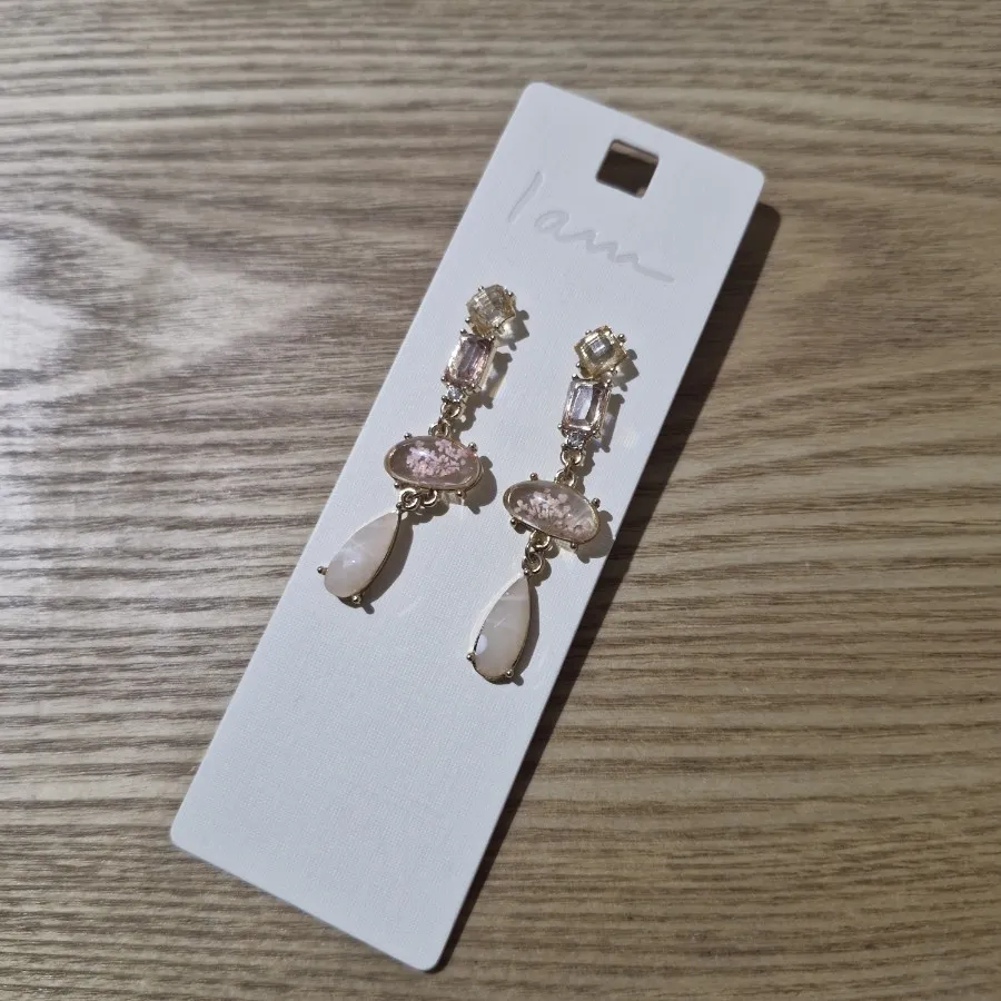 گوشواره اروپایی iam