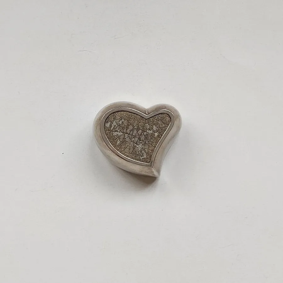 جای زیورآلات قلبی