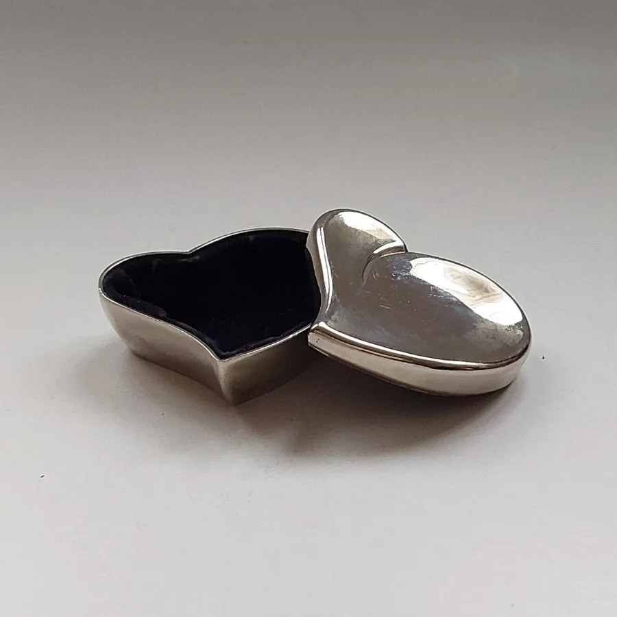 جای زیورآلات قلبی