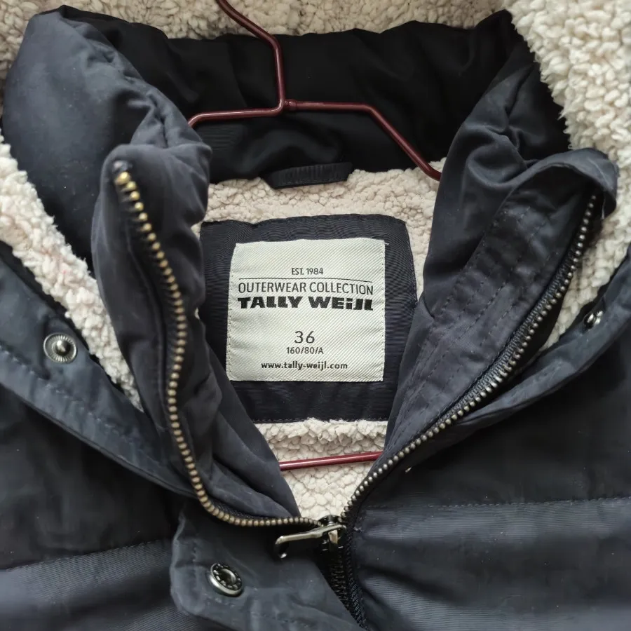 کاپشن برند tally weijl