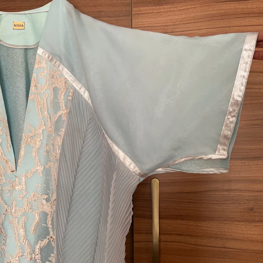 عبا ابی و نقره ای