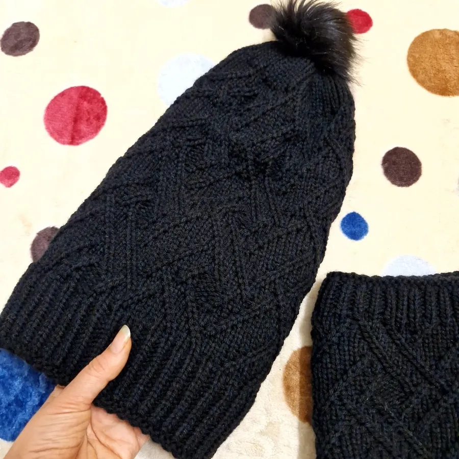 کلاه و گردنی بافت مشکی