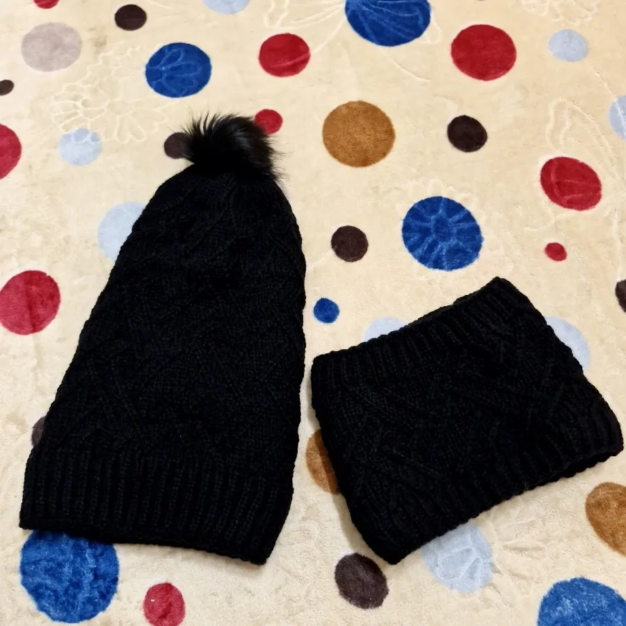 کلاه و گردنی بافت مشکی