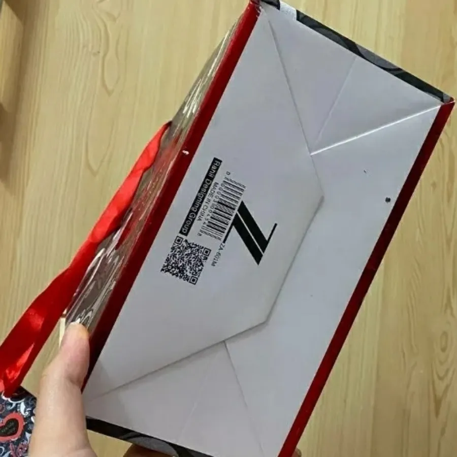 پاکت هدیه باکس