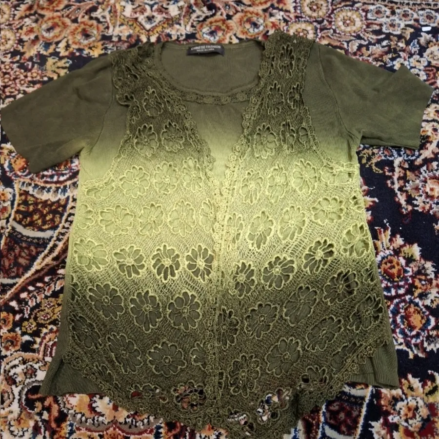 بلوز نخ و گیپور سبز