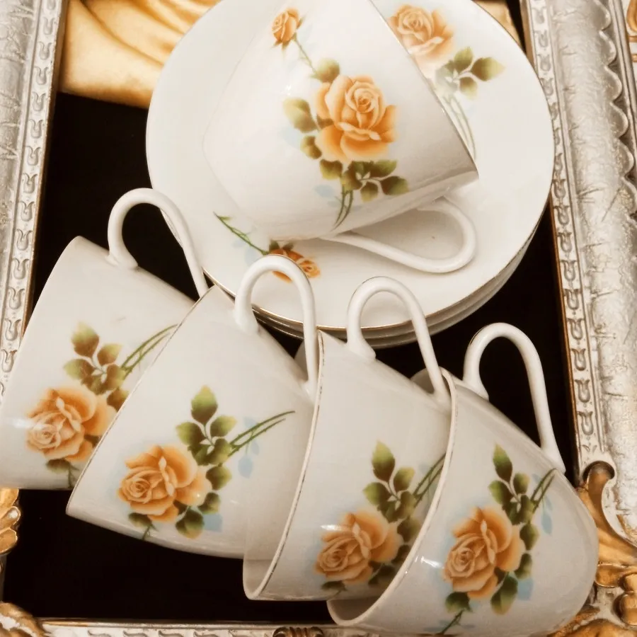 فنجون و نعلبکی کاغذی قدیم