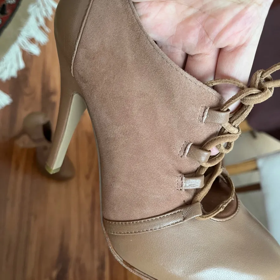 کفش بسیار شیک