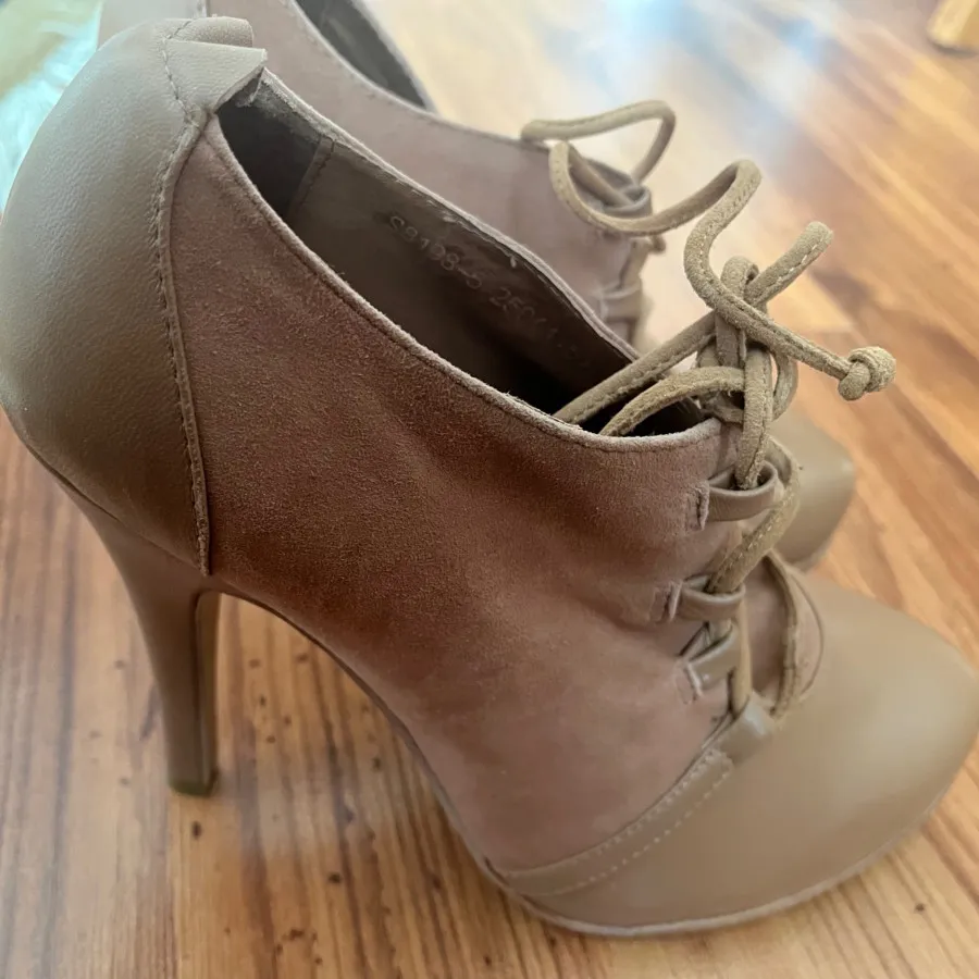 کفش بسیار شیک