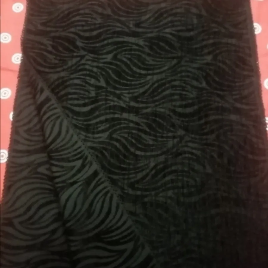 شال مخمل مشکی