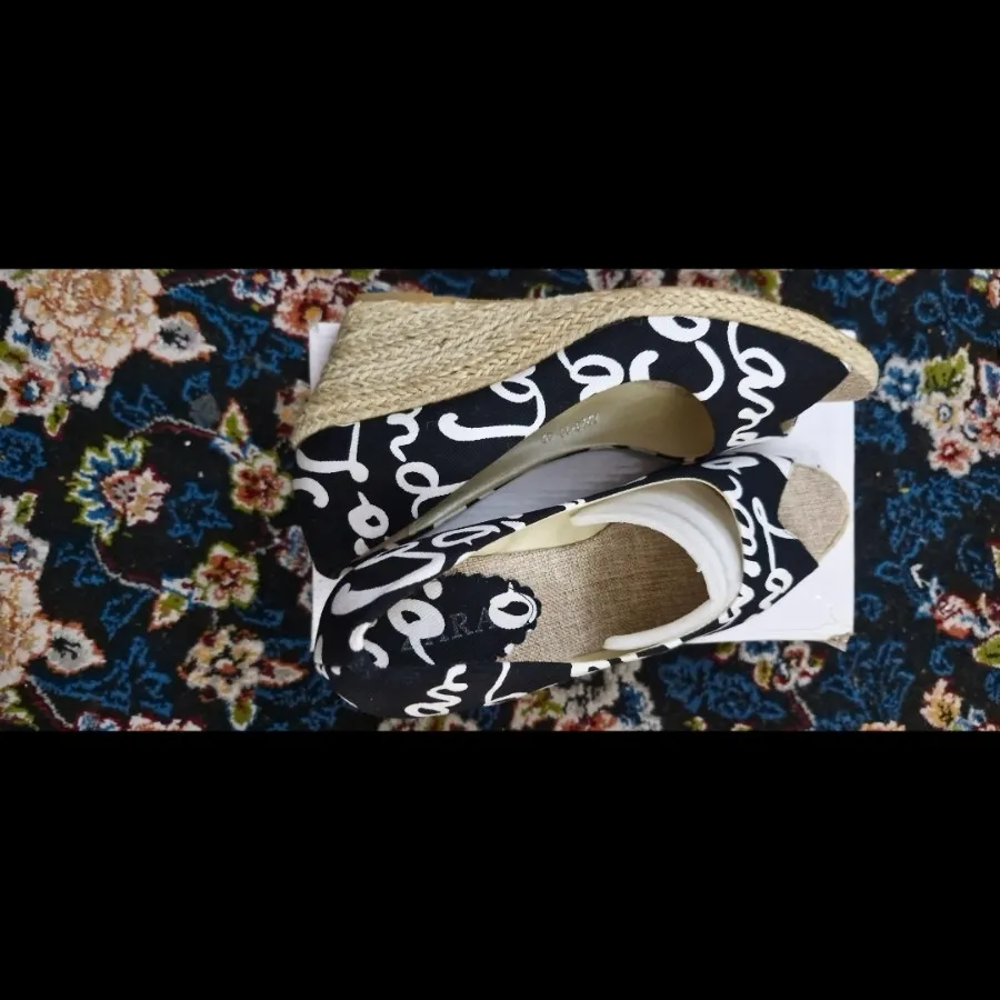 کقش لژدار کنفی