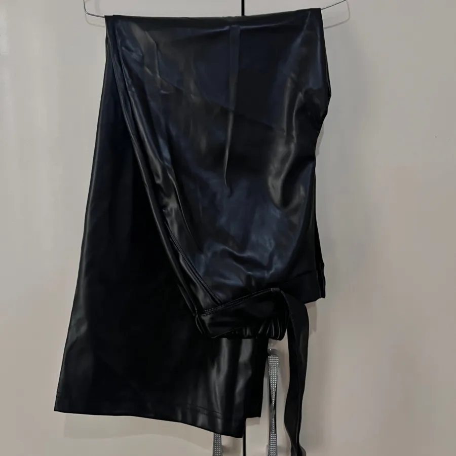 شلوار بگ چرم