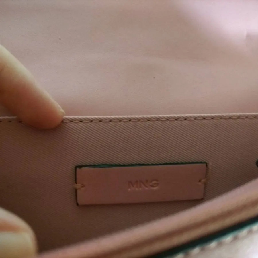 کراس بادی جیر Mango